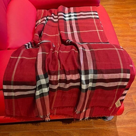 Burberry Lightweight Bright Persimmon - Picture 5 of 9